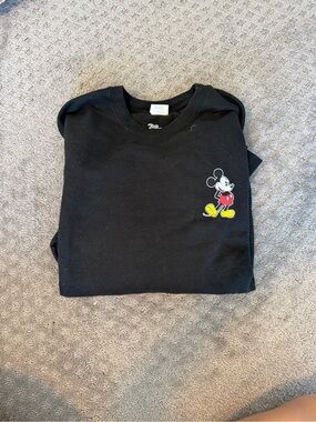 Unisex Black Disney Mickey Mouse crew neck